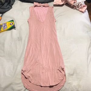 Fitted dress with chocker